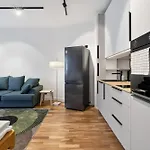 Korter Central, Stylish, View, 10 Min To Old Town *