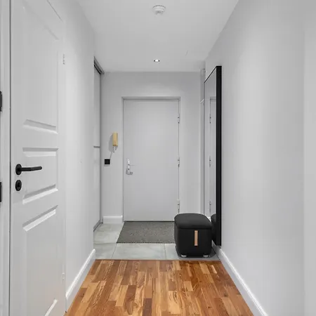 Central, Stylish, View, 10 Min To Old Town דירה